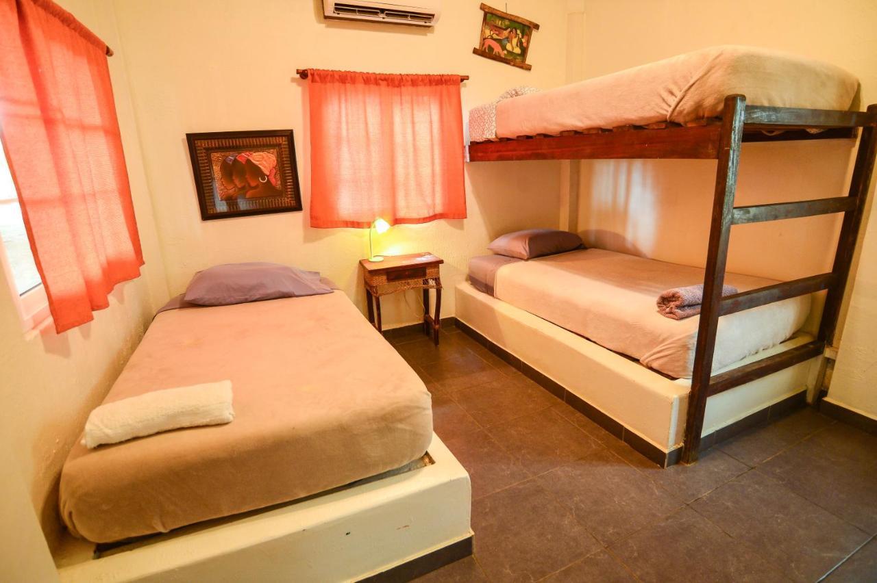 Hotel Oasis & Surf Camp Санта-Каталина Экстерьер фото