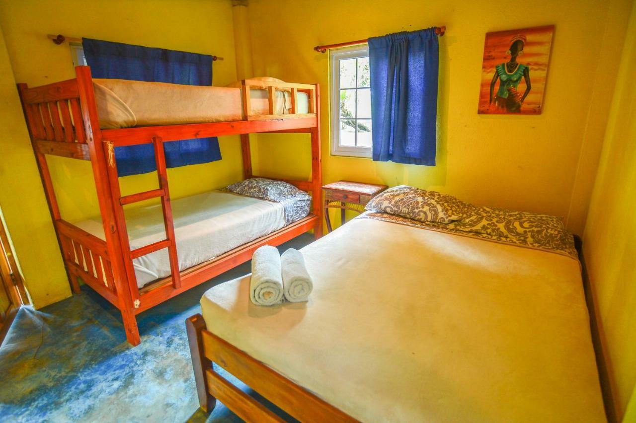 Hotel Oasis & Surf Camp Санта-Каталина Экстерьер фото